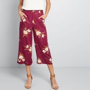 20 Modcloth Join Joyfully Maroon Floral Print Linen Blend Culottes